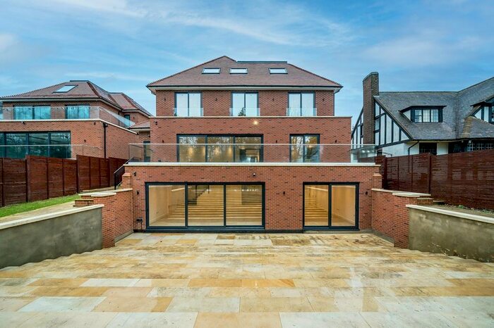 5 Bedroom Terraced House To Rent In Barnet Road, Arkley, EN5