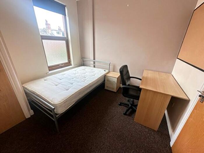 5 Bedroom Terraced House To Rent In Wrangthorn Terrace, Hyde Park, Leeds, LS6
