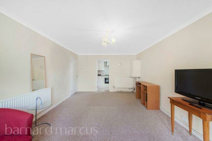 1 Bedroom Apartment To Rent In Friern Park, N12