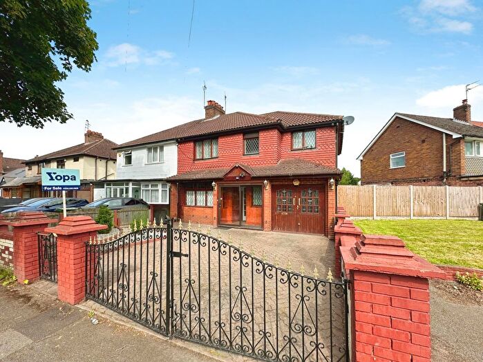 3 Bedroom Semi Detached House For Sale In Park Lane, Wolverhampton, WV10