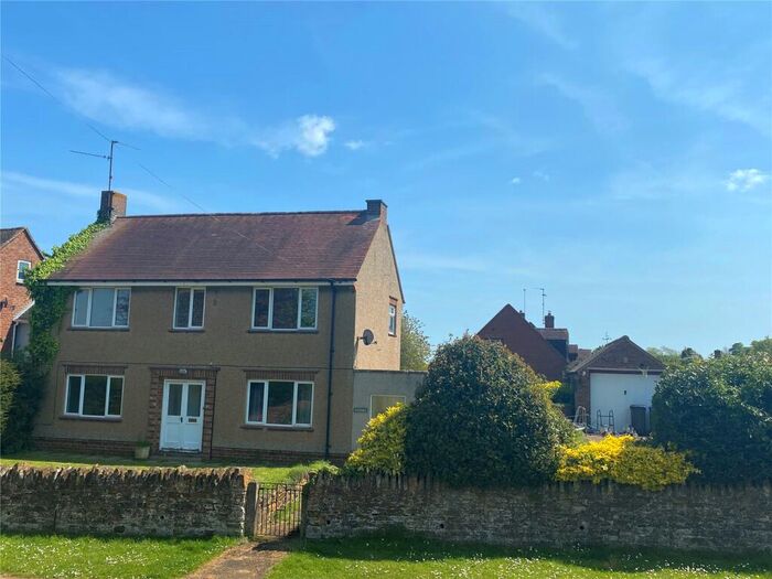 2 Bedroom Detached House For Sale In Pound Lane, Badby, Northamptonshire, NN11