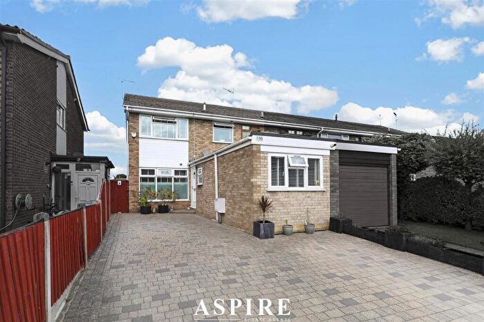 4 Bedroom Semi-Detached House For Sale In Overton Road, Benfleet, SS7