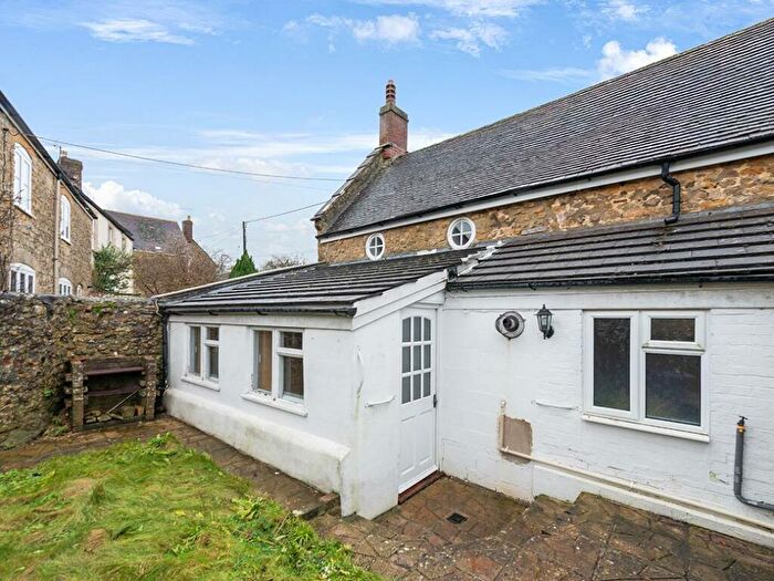 3 Bedroom End Of Terrace House For Sale In Bristol Road Sherborne, DT9