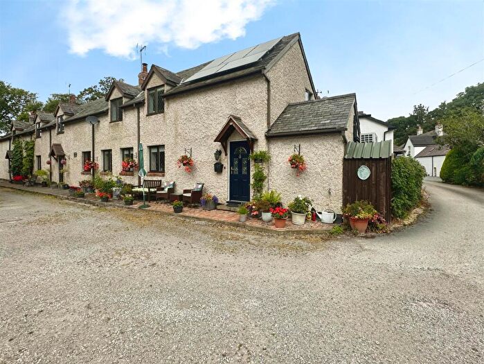 3 Bedroom Detached House For Sale In Lower Denbigh Road, St. Asaph, LL17