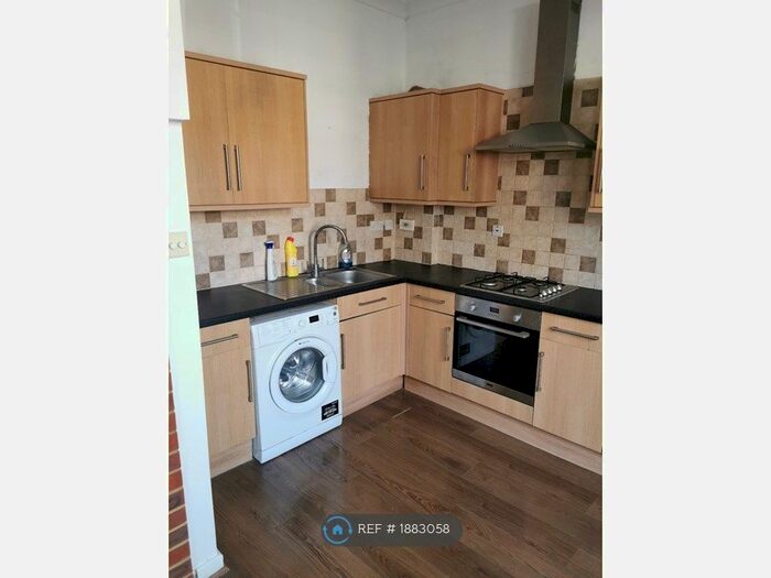 1 Bedroom Flat To Rent In Camborne Road, Sutton, SM2