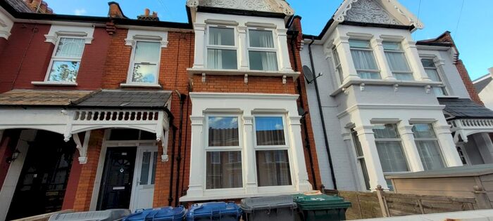 2 Bedroom Flat To Rent In Churchfield Avenue, North Finchley, London, N12