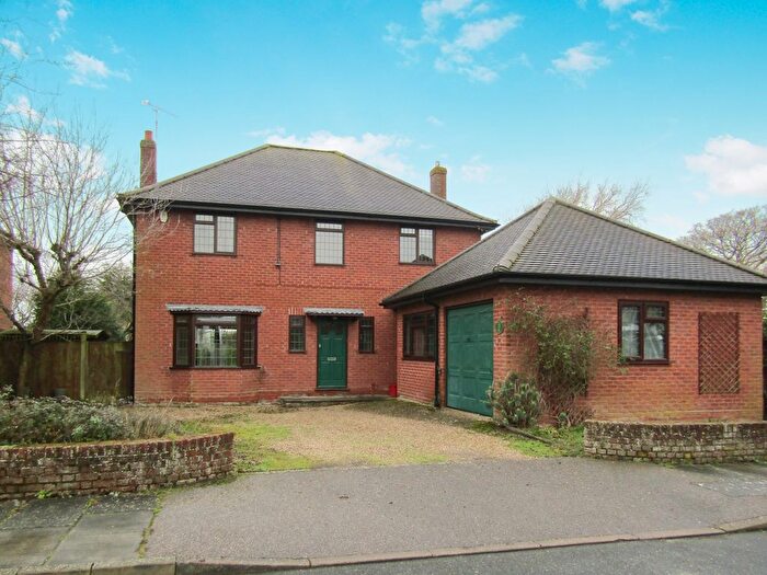 4 Bedroom Detached House To Rent In First Avenue, Frinton-On-Sea, CO13