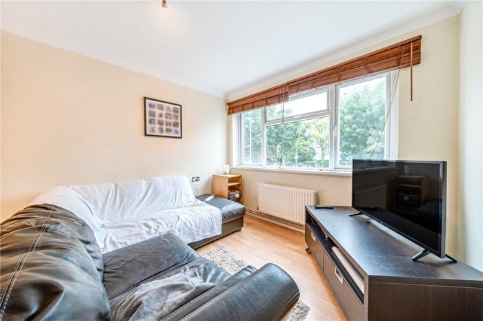 1 Bedroom Apartment For Sale In Cornford Grove, London, SW12