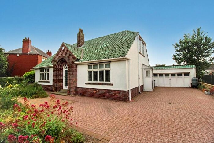 4 Bedroom Bungalow For Sale In Pogmoor Road, Barnsley, S70