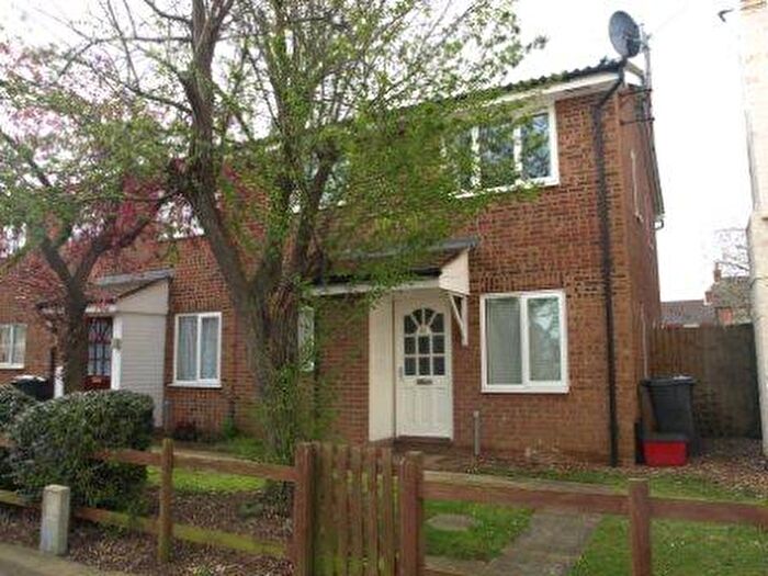 1 Bedroom Terraced House To Rent In Avondale Road, Kettering, NN16