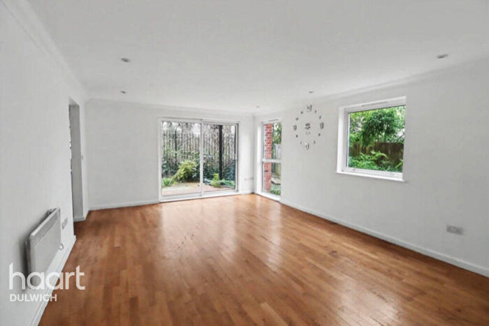 2 Bedroom Flat For Sale In Highwood Close, London, SE22