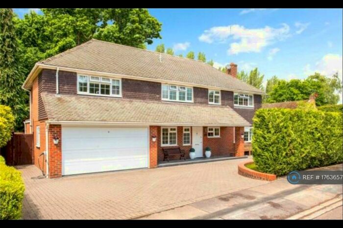 5 Bedroom Detached House To Rent In Wynsham Way, Windlesham, GU20
