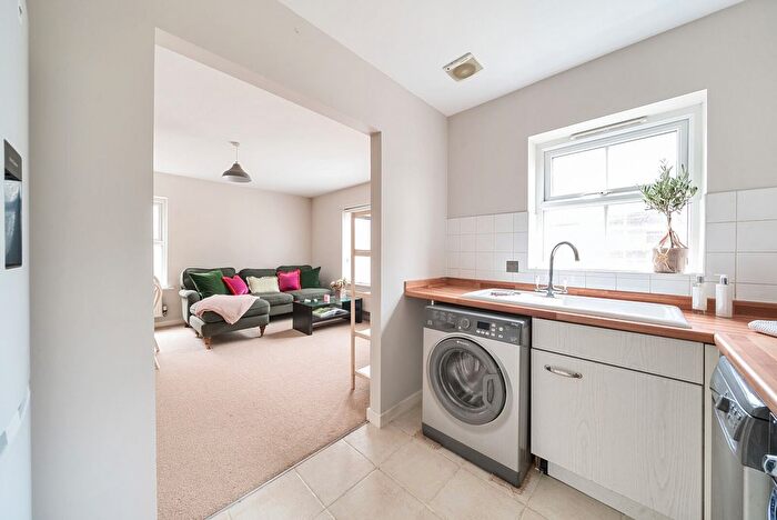 1 Bedroom Flat For Sale In Franklin Court, Wormley, Godalming, GU8