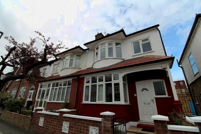 4 Bedroom Semi-Detached House To Rent In Romeyn Road, Streatham, SW16