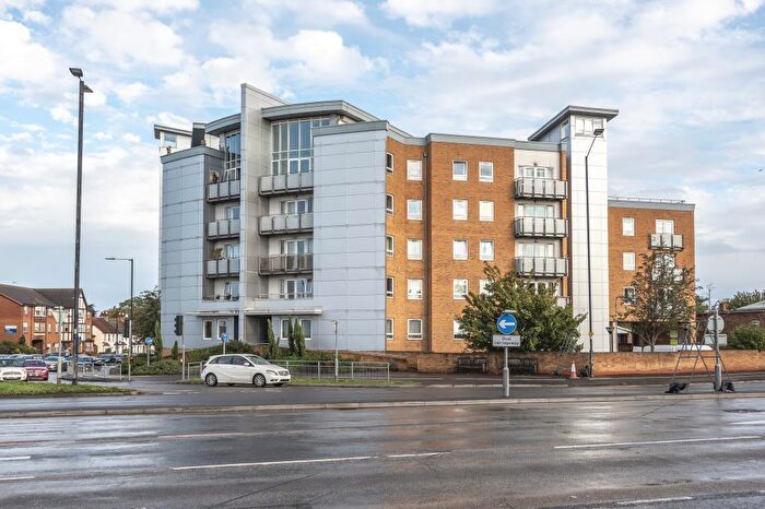 1 Bedroom Apartment To Rent In Slough, Berkshire, SL1