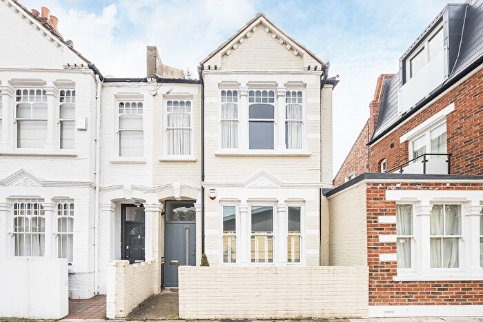 2 Bedroom Flat To Rent In Stephendale Road, London, SW6