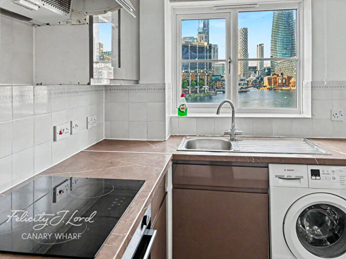 2 Bedroom Apartment To Rent In Wheat Sheaf Close, London, E14