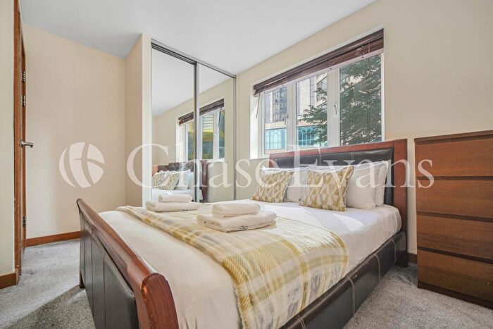 2 Bedroom Flat For Sale In Cuba Street, Canary Wharf, London, E14
