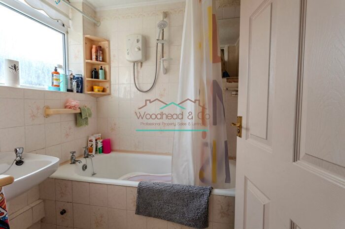 2 Bedroom Semi-detached House For Sale In Finedon Road, Wellingborough, NN9
