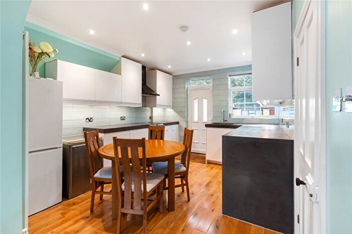 3 Bedroom End Of Terrace House For Sale In Nimrod Road, London, SW16