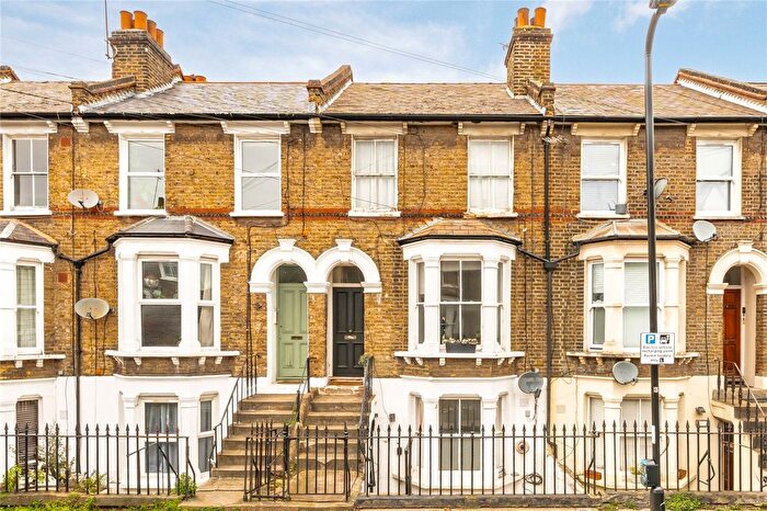 2 Bedroom Flat For Sale In Mabley Street, London, E9