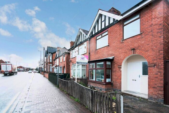 4 Bedroom Semi-Detached House To Rent In Queens Road, Beeston, Nottingham, NG9