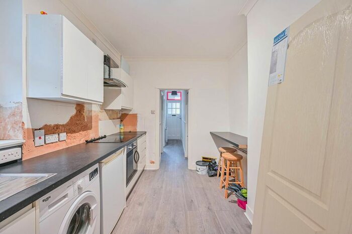 1 Bedroom Flat To Rent In Danbrook Road, Streatham Common, London, SW16