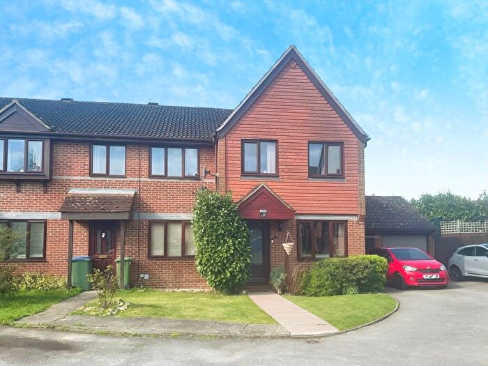3 Bedroom End Of Terrace House For Sale In Oakapple Close, Cowfold, RH13