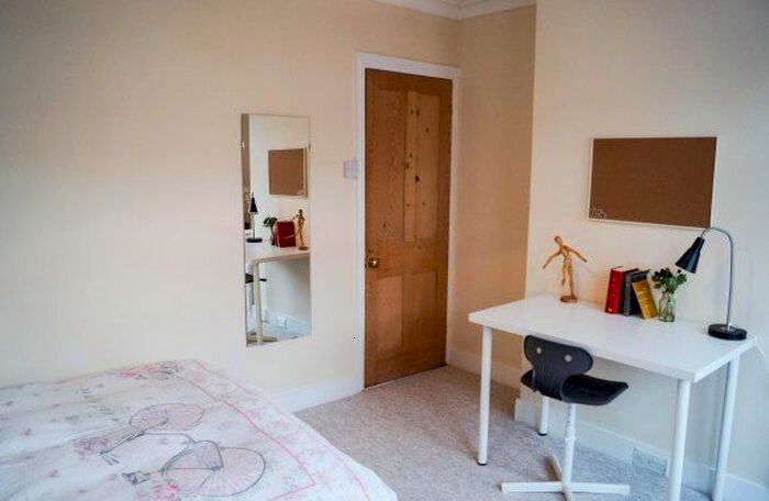 3 Bedroom Terraced House To Rent In Corporation Road, Gillingham, Medway, ME7