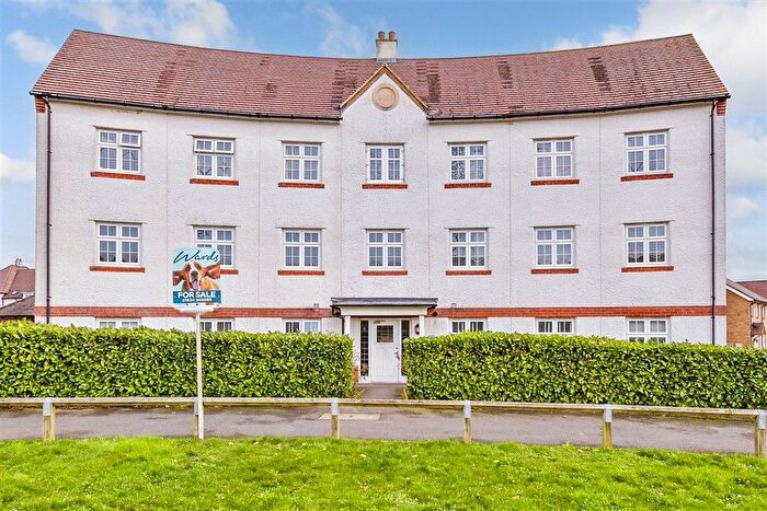 2 Bedroom Flat For Sale In Limeburners Drive, Halling, Kent, ME2