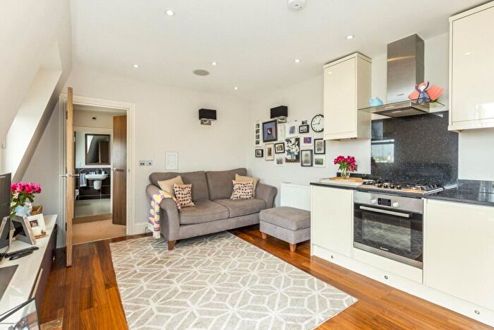 1 Bedroom Apartment For Sale In Lavender Hill, London, SW11