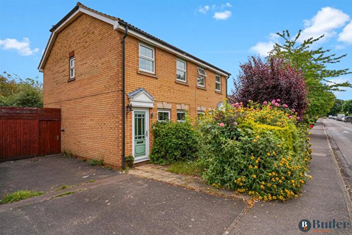 3 Bedroom Semi-Detached House For Sale In Fairview Road, Stevenage, SG1