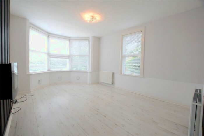1 Bedroom Flat To Rent In Nyali Lodge, Heatherley Road, Camberley, Surrey, GU15