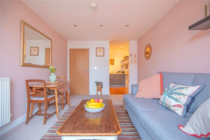 2 Bedroom Apartment For Sale In Armidale Place, Bristol, BS6