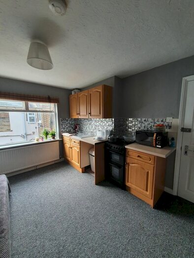 1 Bedroom Flat To Rent In Eastern Road, Romford, RM1