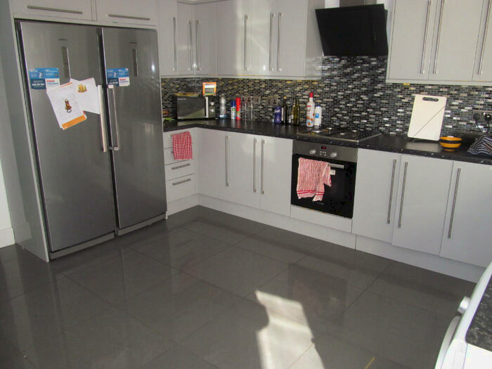 6 Bedroom Terraced House To Rent In Donnington Road, Reading, Berkshire, RG1