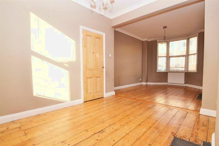 3 Bedroom Terraced House To Rent In Abinger Road, Portslade, BN41