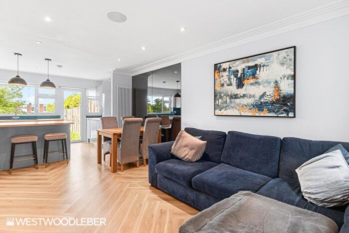 3 Bedroom End Of Terrace House For Sale In Greencoates, Hertford, SG13