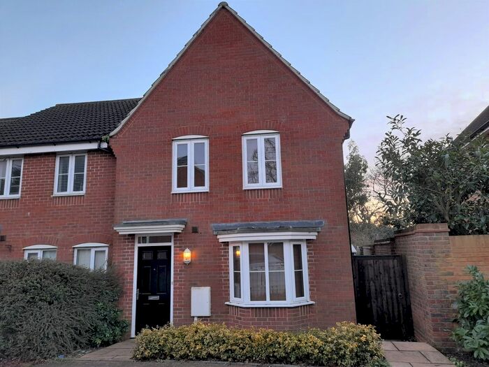 3 Bedroom Semi-Detached House To Rent In Searchlight Heights, Chattenden, Rochester, ME3