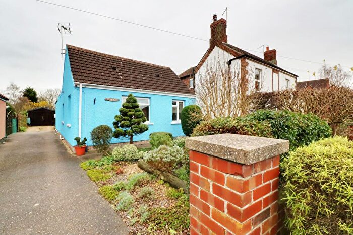 2 Bedroom Bungalow For Sale In Brigg Road, South Kelsey, Lincolnshire, LN7