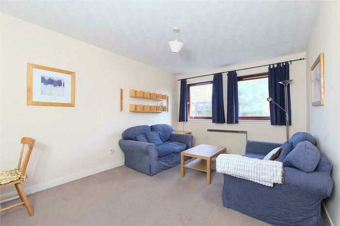 1 Bedroom Flat To Rent In New Johns Place, Newington, Edinburgh, EH8