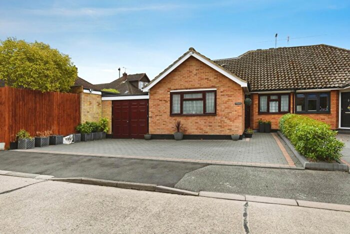 4 Bedroom Bungalow For Sale In Shevon Way, Essex, CM14
