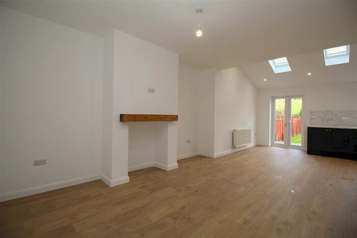 3 Bedroom Semi-Detached House To Rent In Forest Road, Loughborough, LE11