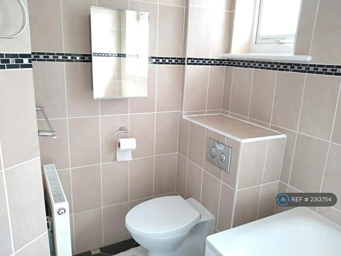 2 Bedroom Bungalow To Rent In Seaforth Gardens, Epsom, KT19