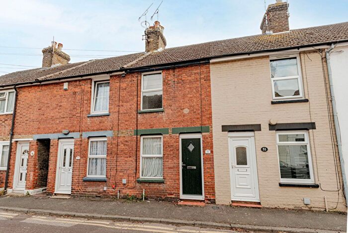 2 Bedroom Property For Sale In Luton Road, Faversham, ME13