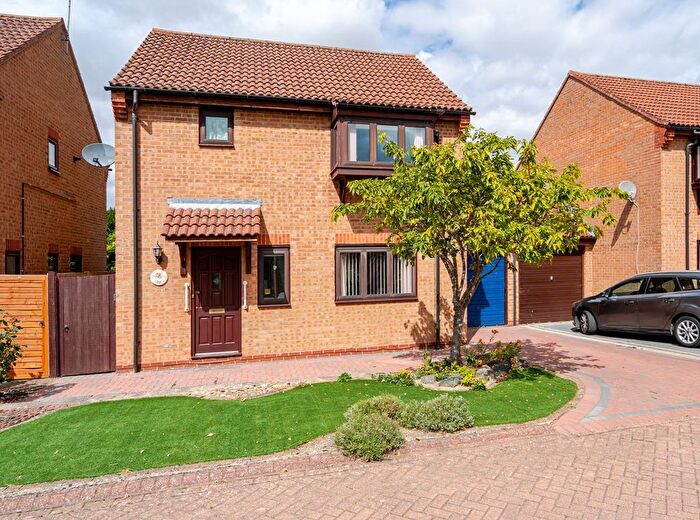 3 Bedroom Detached House For Sale In Lincroft, Cranfield, MK43
