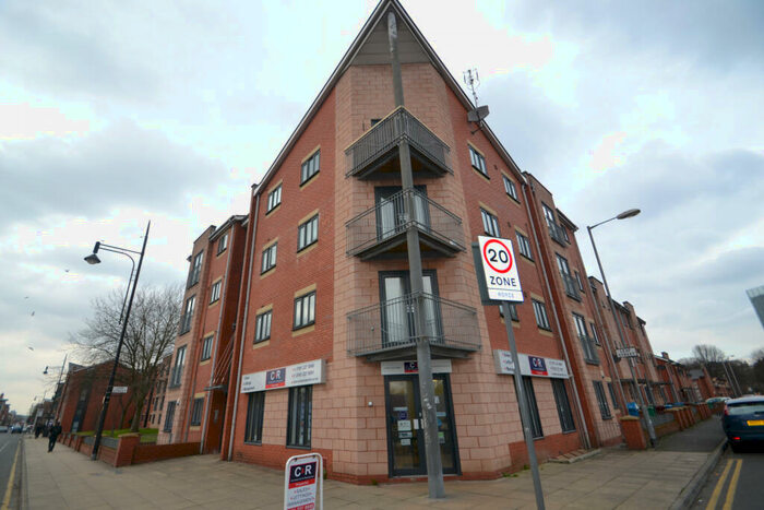 2 Bedroom Apartment To Rent In Meridian Square, Stretford Road, Hulme, Manchester., M15