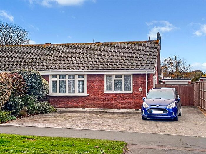 2 Bedroom Semi-Detached Bungalow For Sale In Southfields Road, Littlehampton, BN17