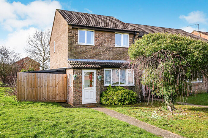 3 Bedroom House To Rent In Dryden Avenue, Bicester, OX26