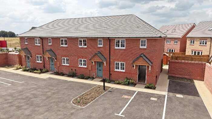 2 Bedroom End Of Terrace House For Sale In Leestone Chase, Perry Avenue, Leighton Buzzard, LU7